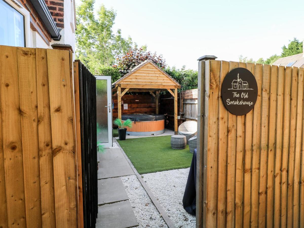 The Old Smokehouse Villa Rugeley Exterior foto